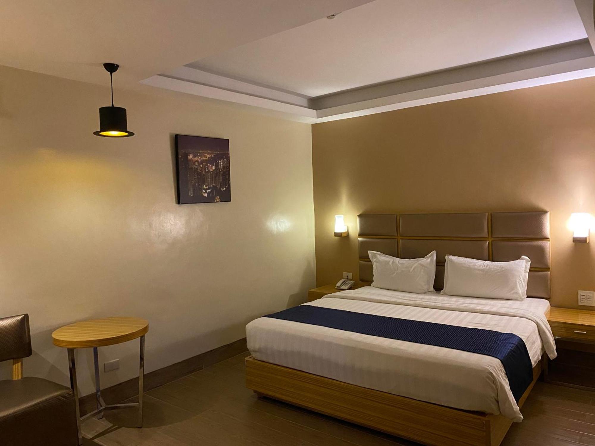 Sun Star Grand Hotel Manila Bagian luar foto