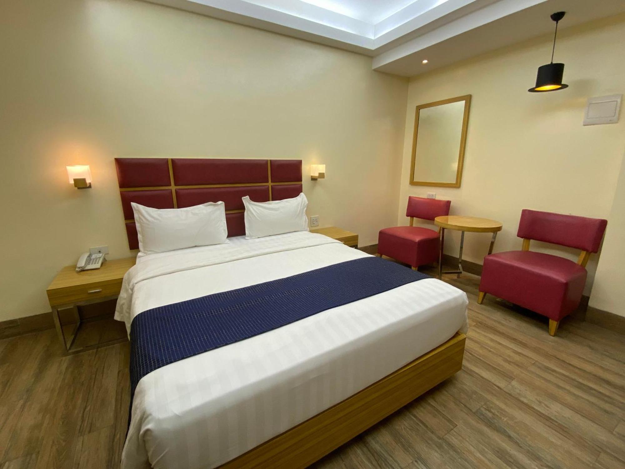 Sun Star Grand Hotel Manila Bagian luar foto